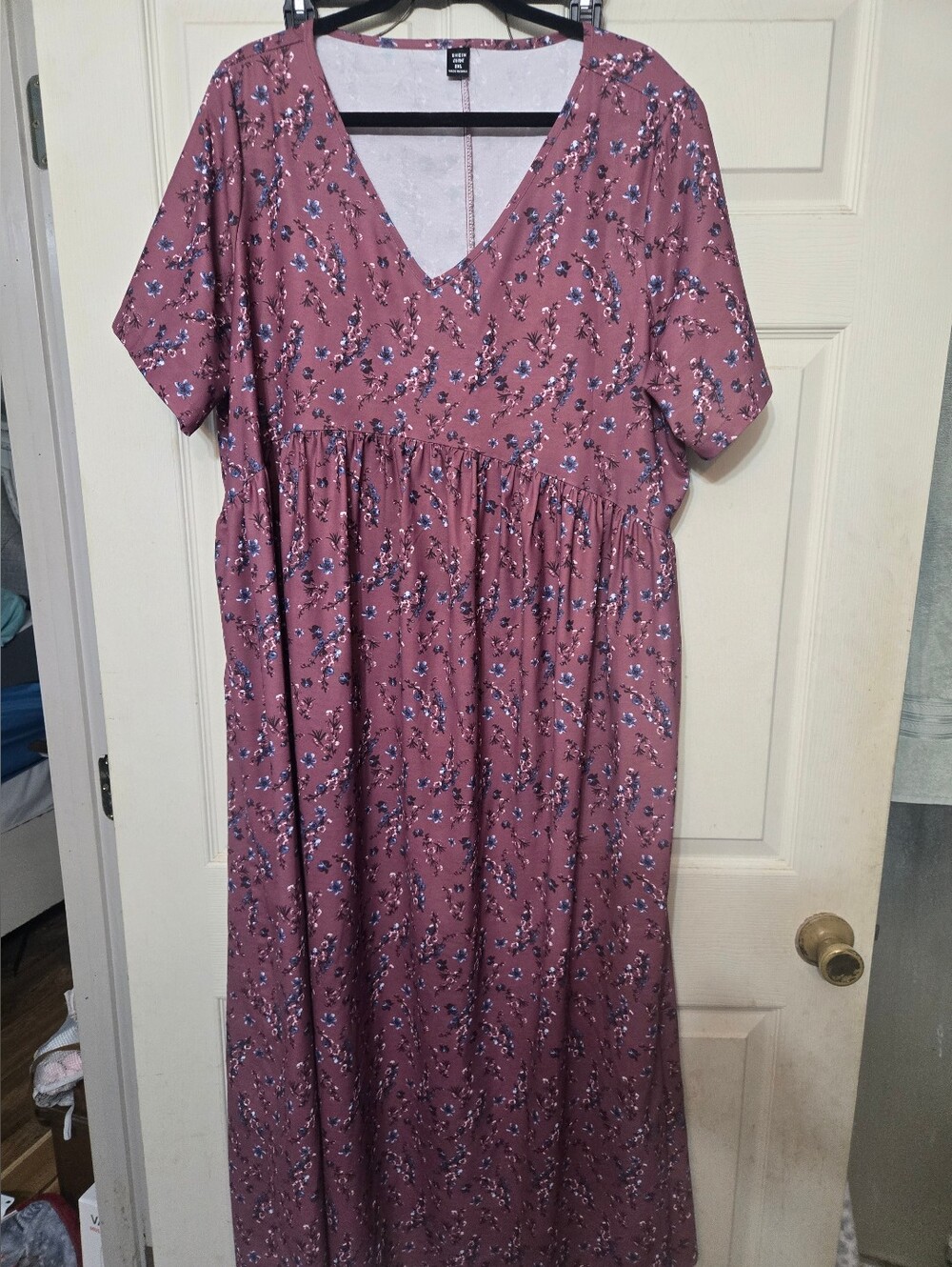 SHEIN Mauve Floral V-Neck Maxi Dress